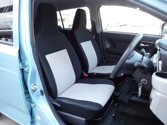 ダイハツ　ミラ　イース