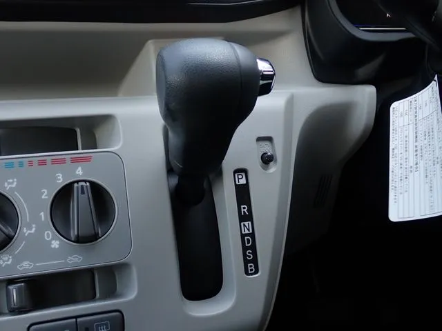 ダイハツ　ミラ　イース