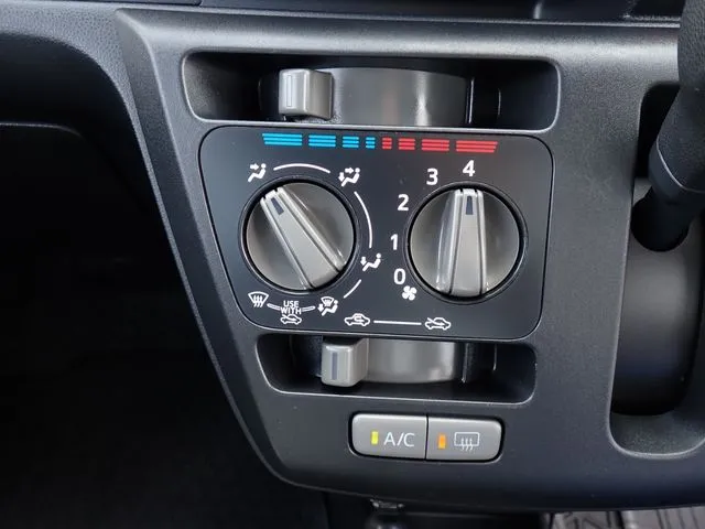 ダイハツ　ミラ　イース