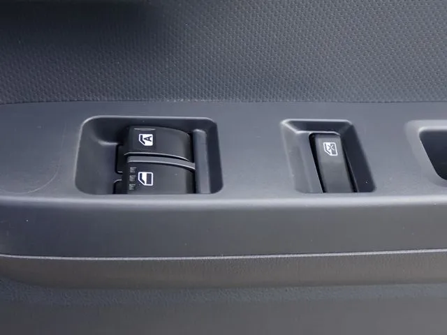 ダイハツ　ミラ　イース