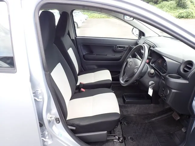 ダイハツ　ミラ　イース