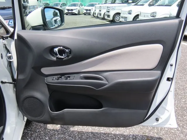 ノート（ニッサン）の車両写真