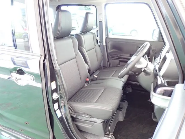 スペーシア　カスタム（スズキ）の車両写真