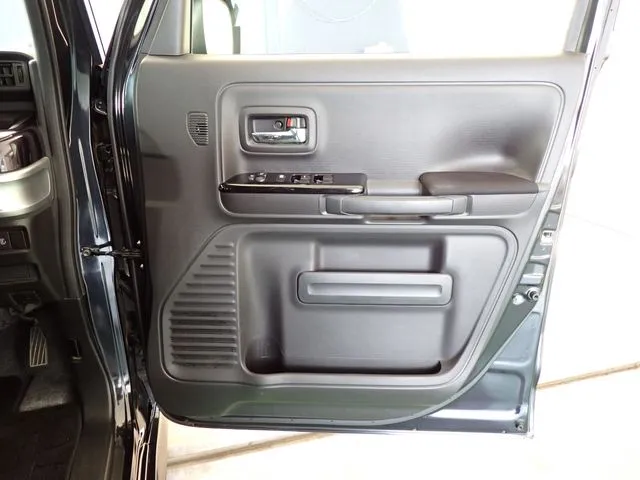 スペーシア　カスタム（スズキ）の車両写真