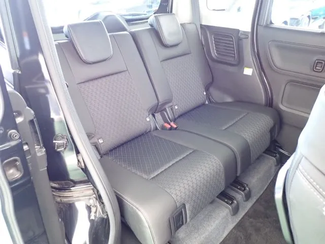 スペーシア　カスタム（スズキ）の車両写真