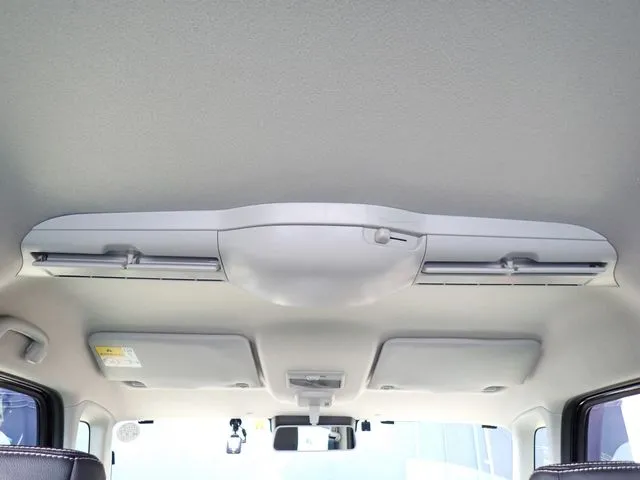 スペーシア　カスタム（スズキ）の車両写真