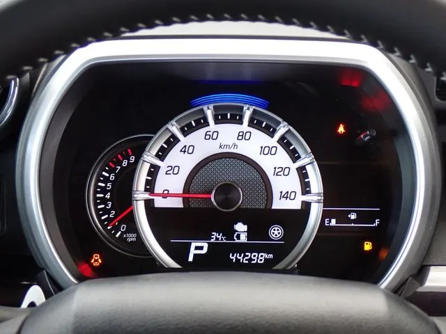 スペーシア　カスタム（スズキ）の車両写真