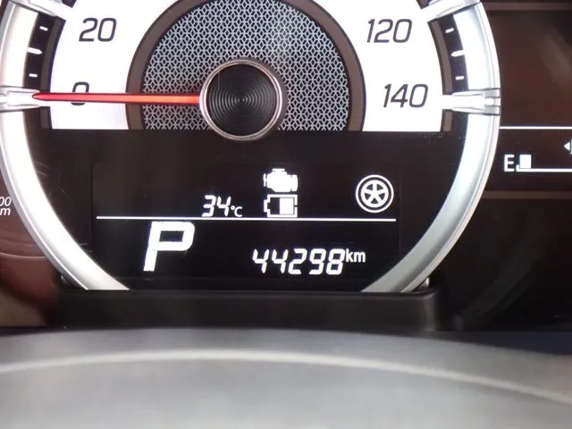 スペーシア　カスタム（スズキ）の車両写真