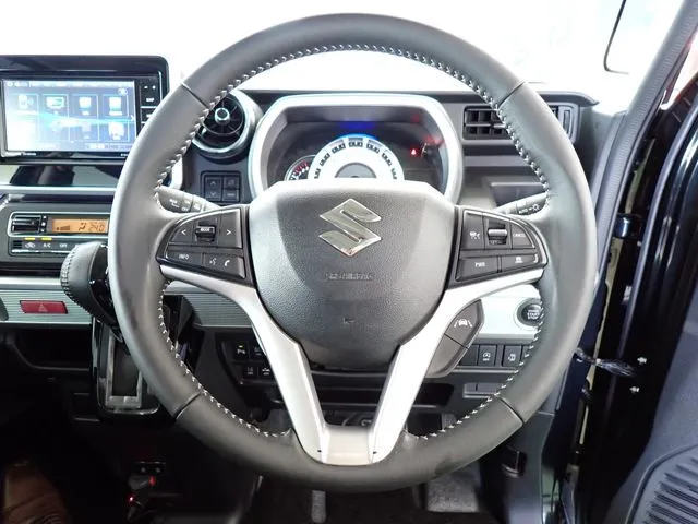 スペーシア　カスタム（スズキ）の車両写真