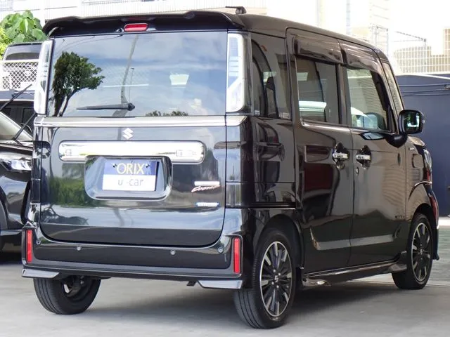 スペーシア　カスタム（スズキ）の車両写真