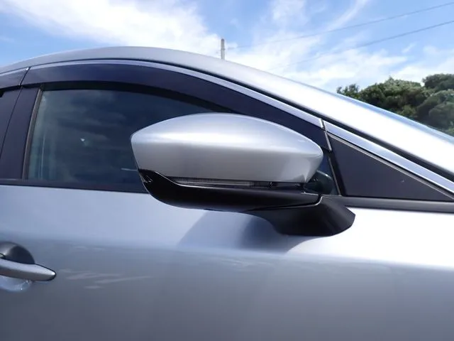 マツダ　ＭＡＺＤＡ３　セダン