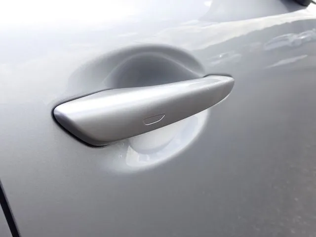 マツダ　ＭＡＺＤＡ３　セダン