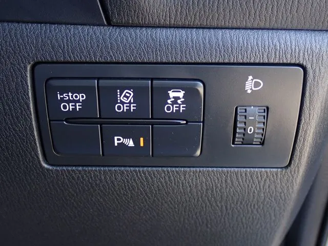 マツダ　アクセラ　セダン