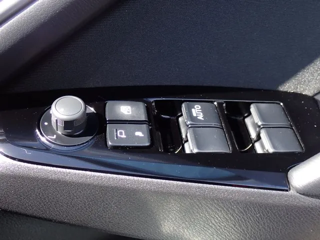 マツダ　アクセラ　セダン