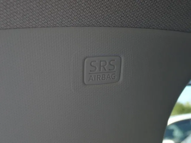 マツダ　アクセラ　セダン