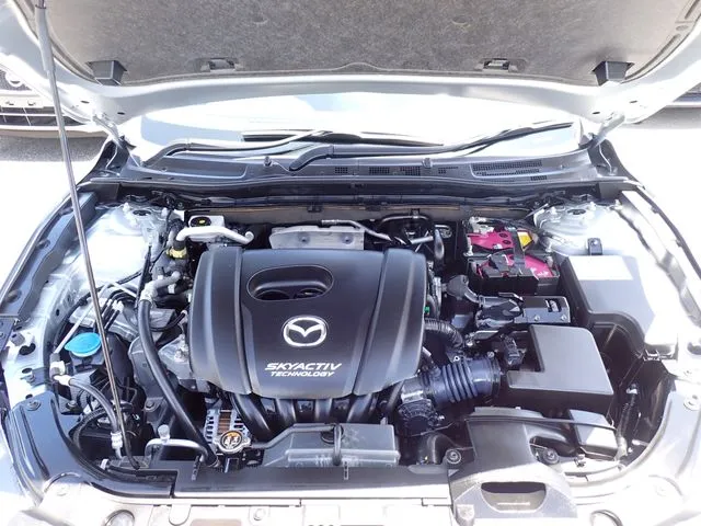 マツダ　アクセラ　セダン