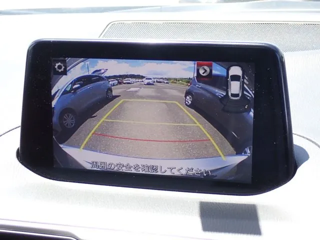 マツダ　アクセラ　セダン