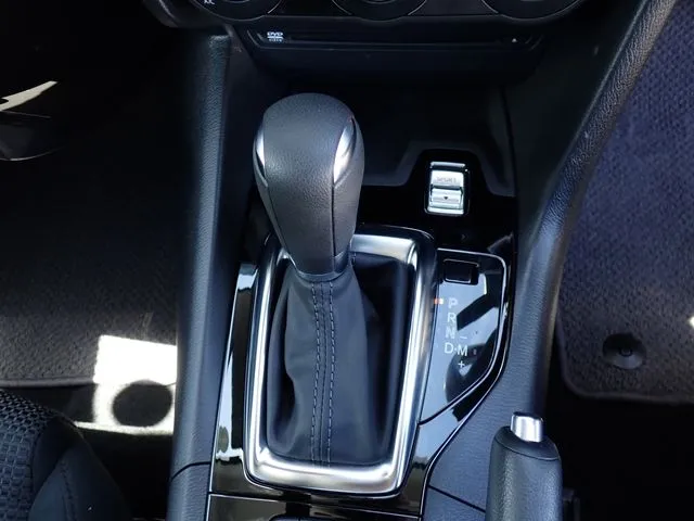 マツダ　アクセラ　セダン