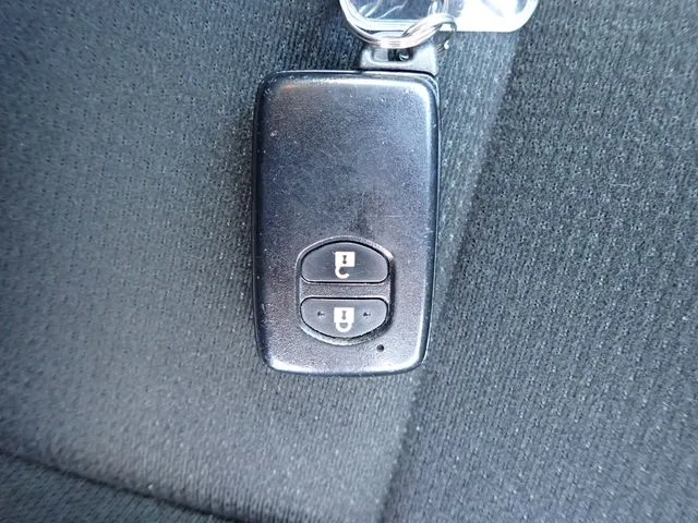 トヨタ カローラアクシオ ハイブリッド