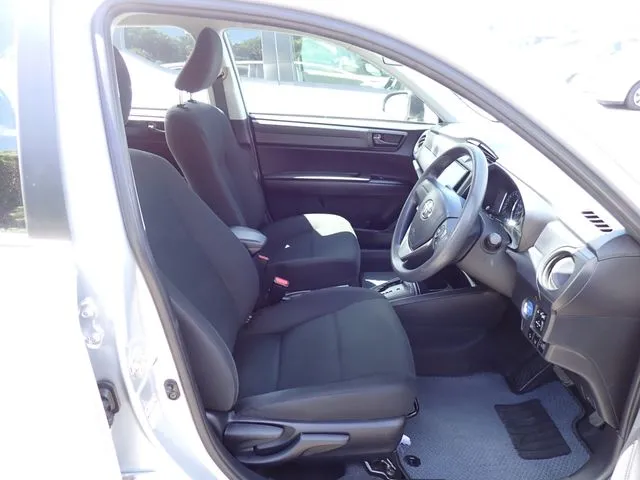 トヨタ カローラアクシオ ハイブリッド