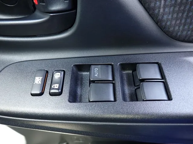 ヴィッツ　４ＷＤ（トヨタ）の車両写真