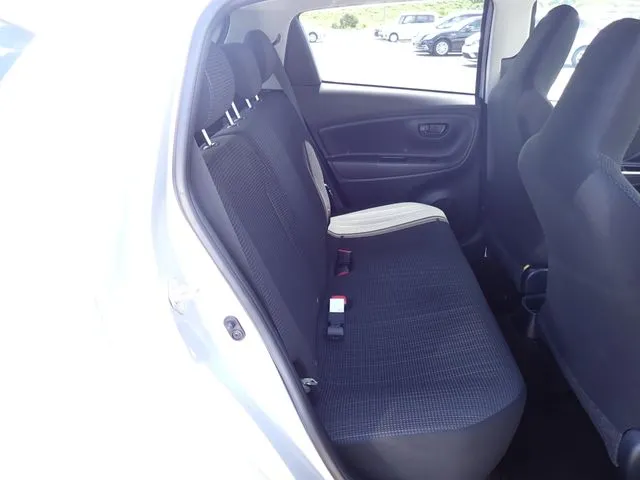 ヴィッツ　４ＷＤ（トヨタ）の車両写真