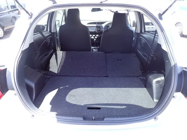 ヴィッツ　４ＷＤ（トヨタ）の車両写真