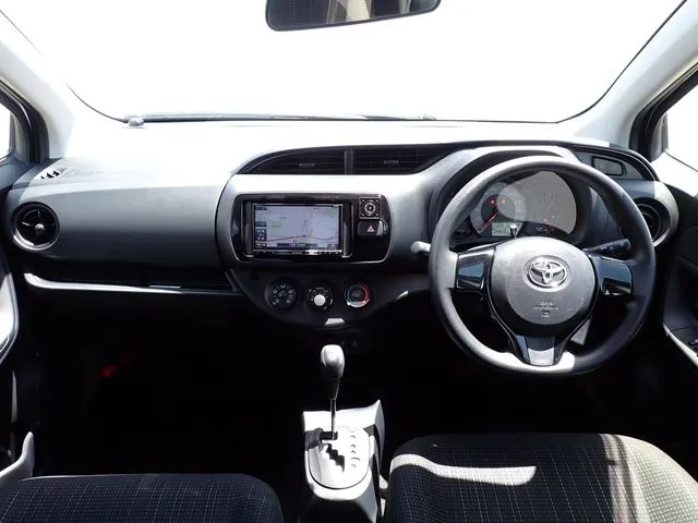 ヴィッツ　４ＷＤ（トヨタ）の車両写真