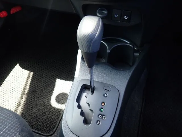 ヴィッツ　４ＷＤ（トヨタ）の車両写真