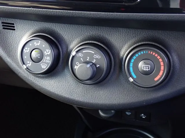 ヴィッツ　４ＷＤ（トヨタ）の車両写真