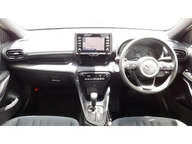 トヨタ　ヤリス　ハイブリッド