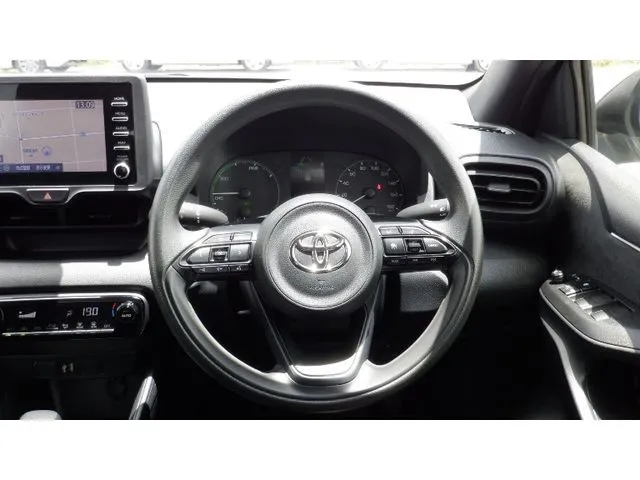 トヨタ　ヤリス　ハイブリッド