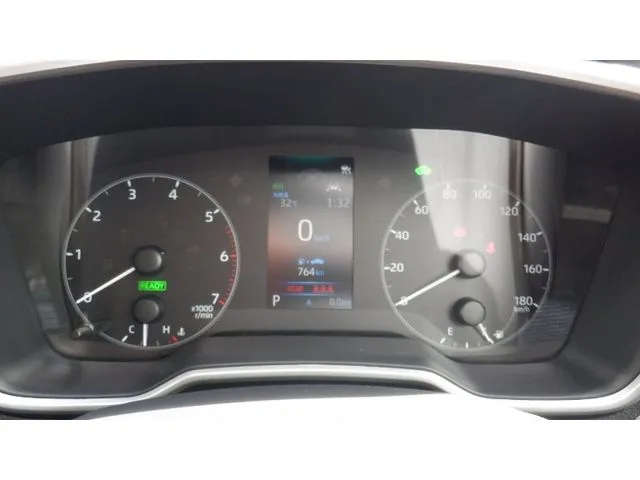 トヨタ　カローラ　ツーリング　ハイブリッド