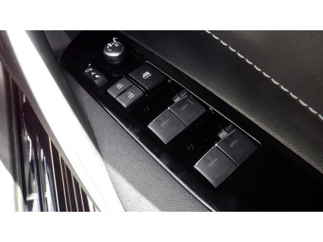 トヨタ　カローラ　ツーリング　ハイブリッド