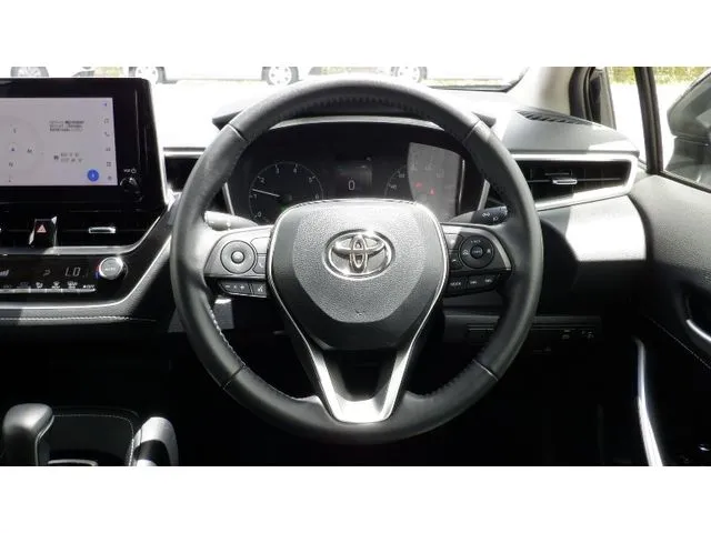 トヨタ　カローラ　ツーリング　ハイブリッド