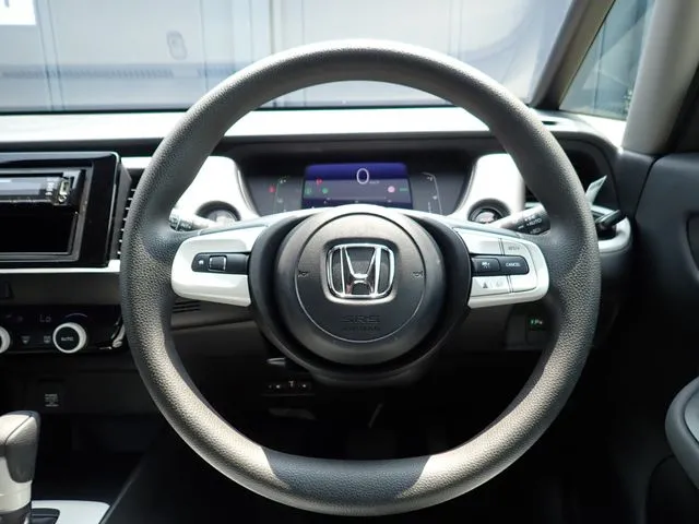 フィット　ｅ：ＨＥＶ（ホンダ）の車両写真