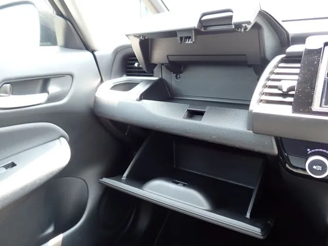 フィット　ｅ：ＨＥＶ（ホンダ）の車両写真