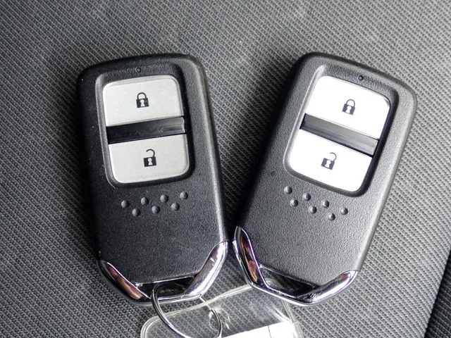 フィット　ｅ：ＨＥＶ（ホンダ）の車両写真