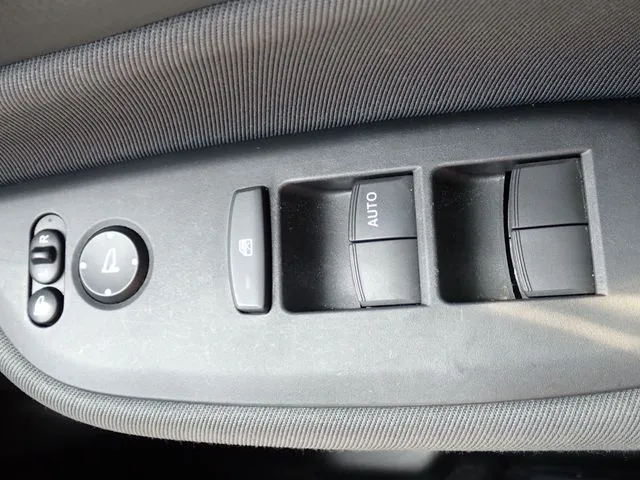 フィット　ｅ：ＨＥＶ（ホンダ）の車両写真