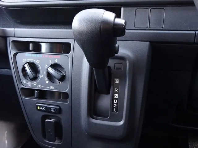 ダイハツ ハイゼットカーゴ