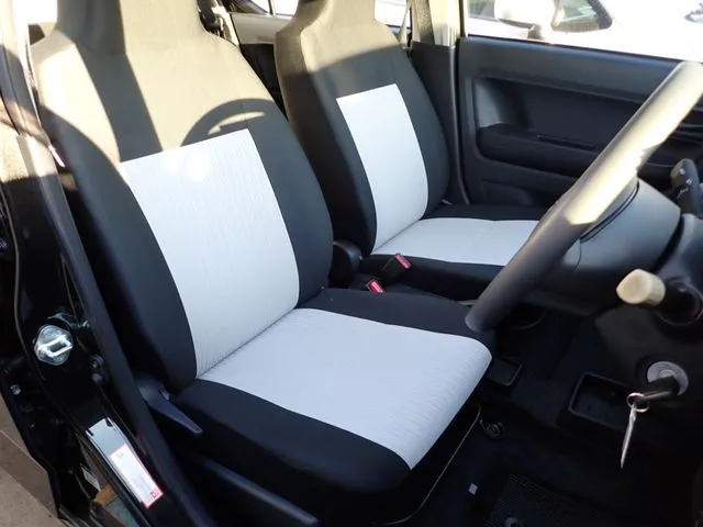 ミラ　イース（ダイハツ）の車両写真