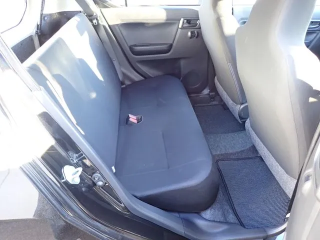 ミラ　イース（ダイハツ）の車両写真