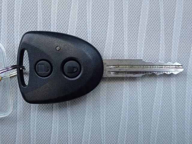 ミラ　イース（ダイハツ）の車両写真