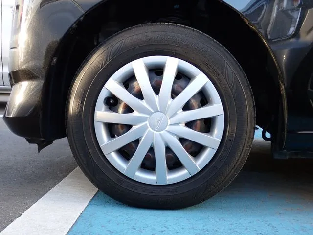 ミラ　イース（ダイハツ）の車両写真