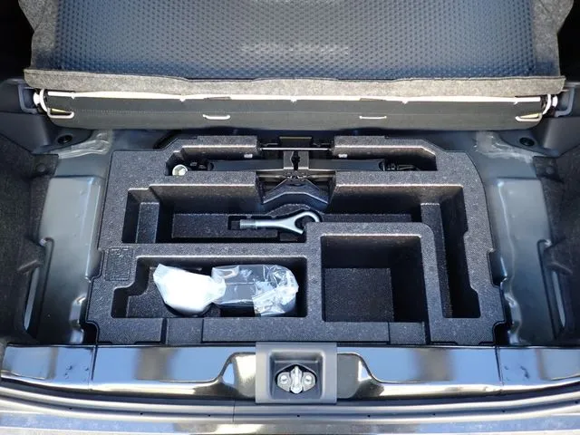 ミラ　イース（ダイハツ）の車両写真