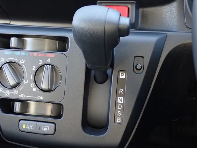 ミラ　イース（ダイハツ）の車両写真