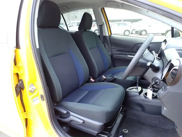 トヨタ　アクア