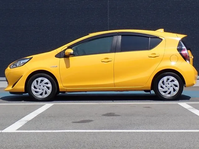 トヨタ　アクア