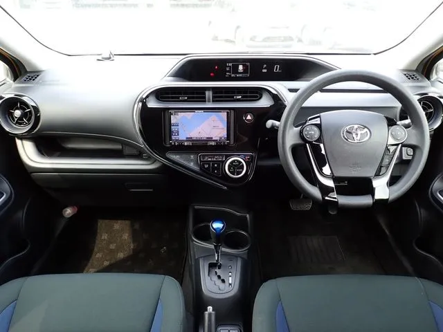 トヨタ　アクア