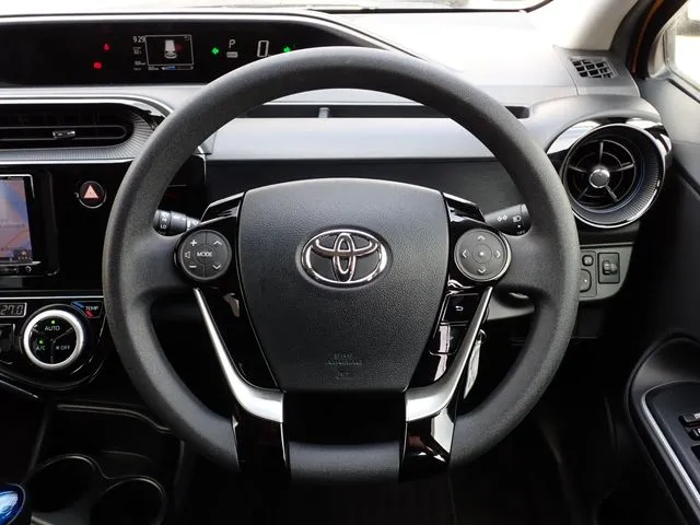 トヨタ　アクア